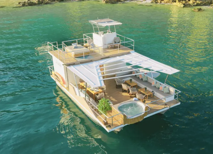Luxury-all inclusive catamaran, with plunge pool.