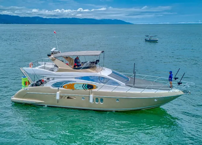 Beautiful Azimut 55 Yacht in Puerto Vallarta