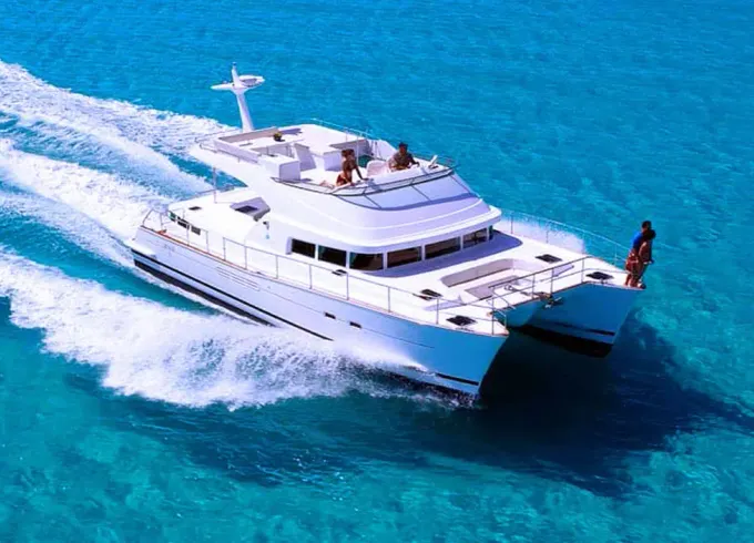 Tropical Yachts Charter - Luxury Liveaboard Catamaran