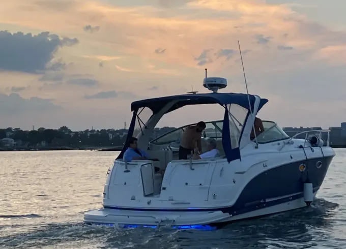 Chaparral 330 Signature Motor Yacht Rental in Austin, Texas