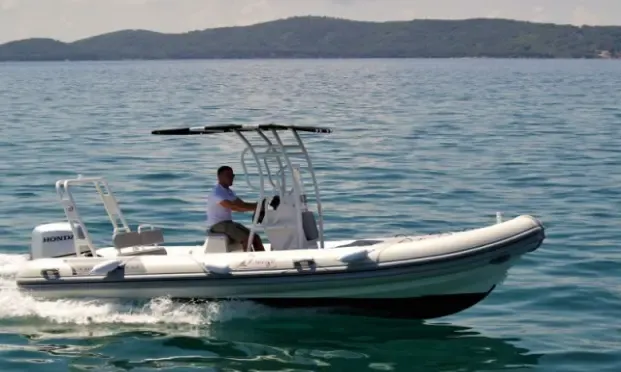 22' Highfield Patrol Rigid Inflatable Boat in Sukošan, Croatia For Charter