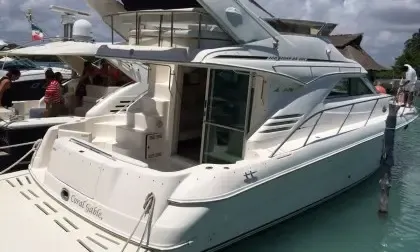 Sea Ray 40 fly Motor Yacht Rental in Cancún, Quintana Roo