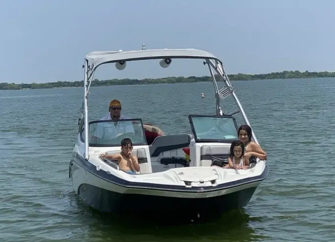 Gorgeous Yamaha Power Ski Boat for rent in Lewisville, Texas.