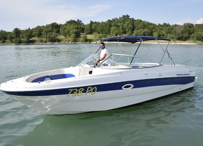 249SD Bayliner 300Hp Powerboat for Rent in Croatia