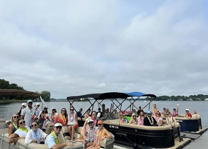 Lake Norman: Experience Harris Tritoon Bliss on the Water!