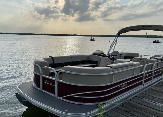 2018 Sun Tracker Party Barge 24 DLX Pontoon Boat | Joe Pool Lake |