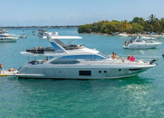 Enjoy Miami on a 68' Azimut Yacht for 13 Guests