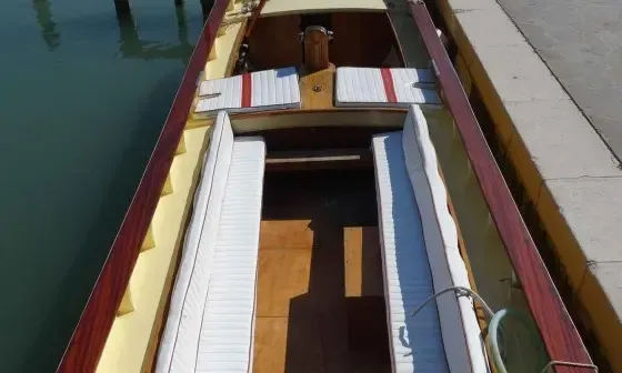 Hire the 28' “El Sultan” Bragozzo Traditional Venetian Boat in Venezia, Veneto