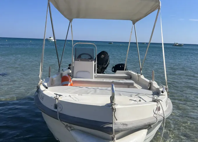 Affordable & Stylish Boat Rental in Milos – No License Required