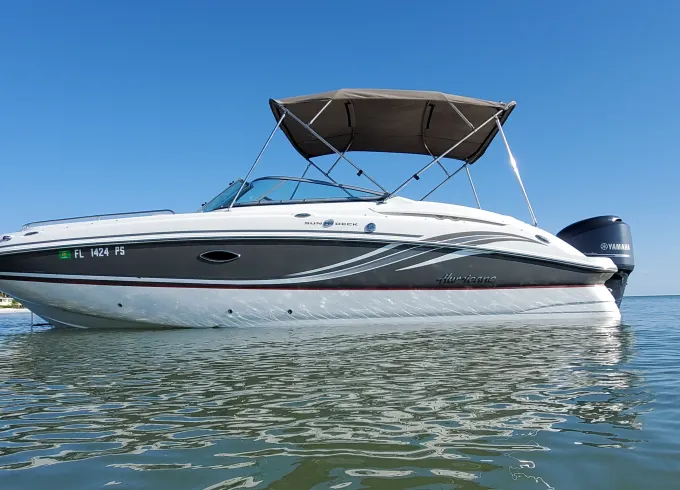Hurricane 24ft DeckBoat for the entire Family Delivered to your Dock!