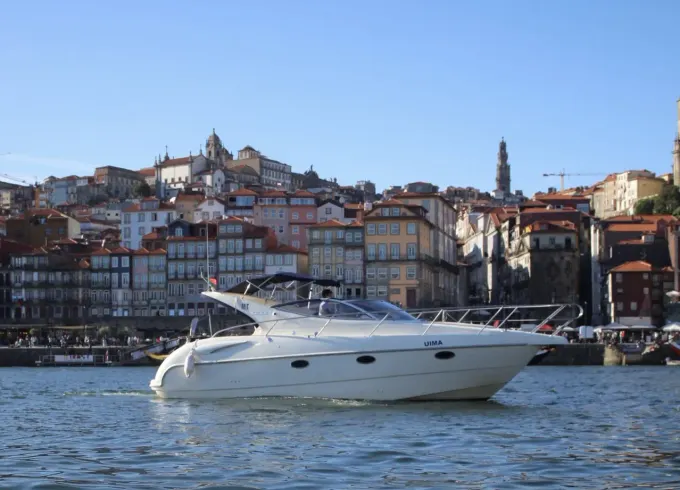 Porto: Exclusive Yacht tour on the Douro River
