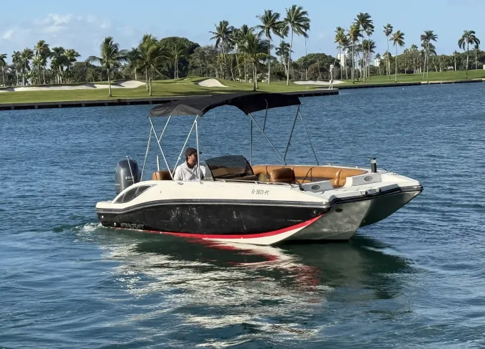 Starcraft Deck Boat in Miami - Perfect for Biscayne Bay Cruising