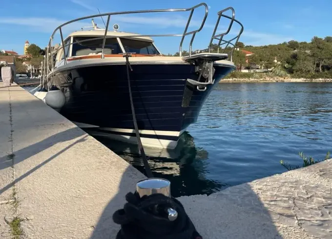 ADRIANA 36 (REFIT 2022.) Motor Yacht for Charter on Coast of Zadar