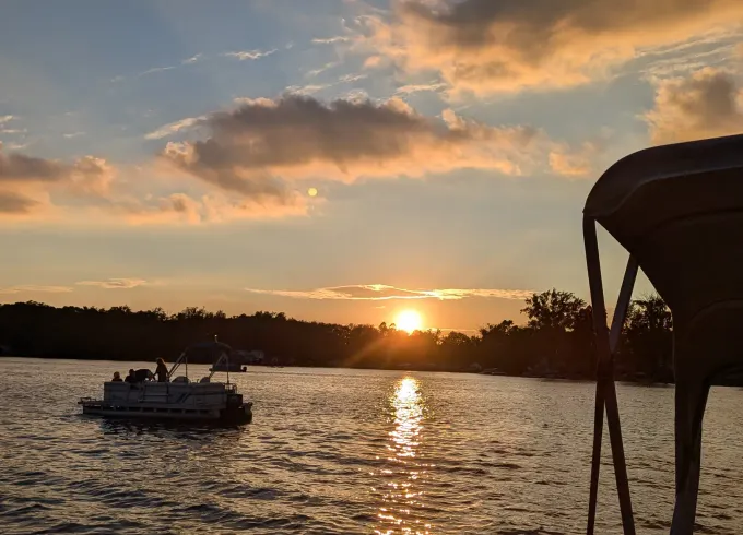 22'  Pontoon Boat Rental with Delivery to Your Lake