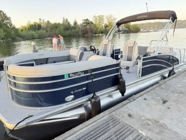 2026 Harris 23’ Pontoon – Perfect for Parties & Family