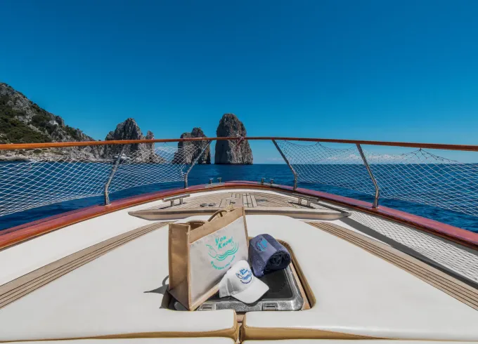 Motor Boat Gozzo Fratelli Aprea 32 in Sorrento, Italy