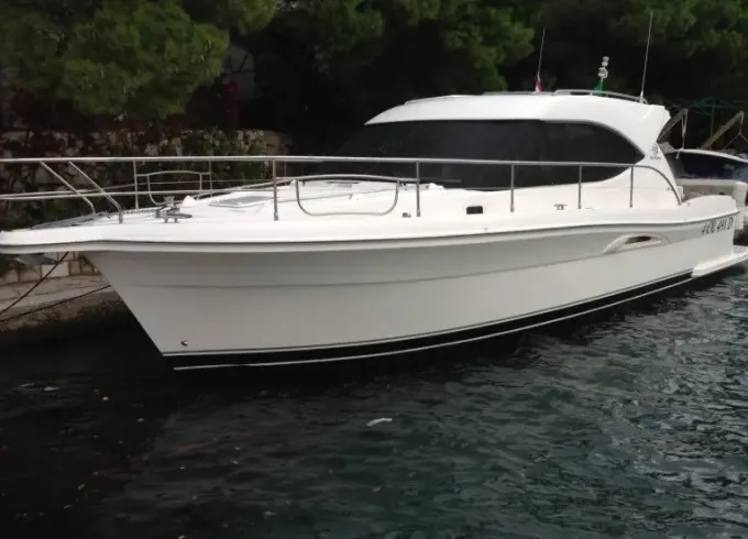 Captained Motor Yacht Charter in Lozica