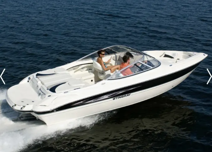 Stingray 225 CR Bowrider Self Driving Boat for 8ppl