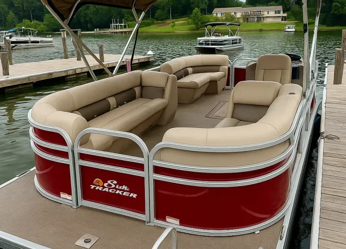 ☀️ Flawless 2020 Sun Tracker Tritoon Boat Rental now available on Lake Norman