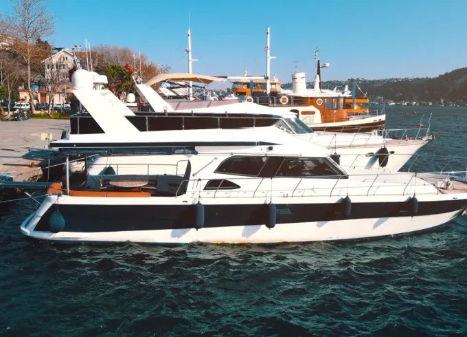 55ft Modern Yacht in Istanbul Bosphorus - 2010 Custom Made for 12