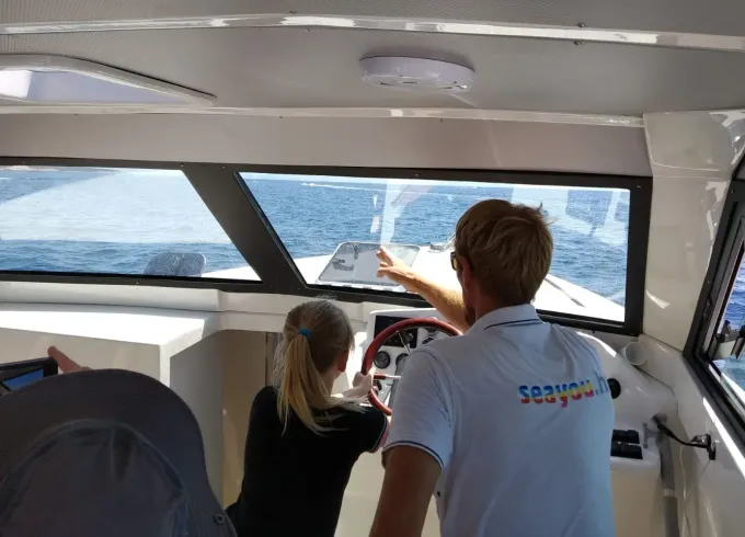 Book the Comfortable Speedboat for 12 person in Milna, Croatia