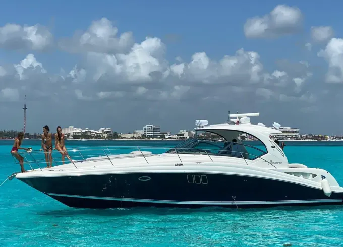 Exclusive Sea Ray 44ft Motor Yacht – Cancun Charter Experience for 15 Guests