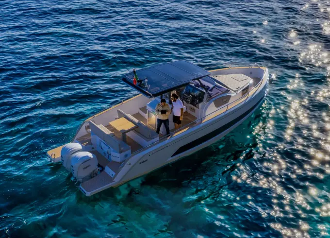 From Positano to the Faraglioni: Sail in Comfort on the Salpa 35!