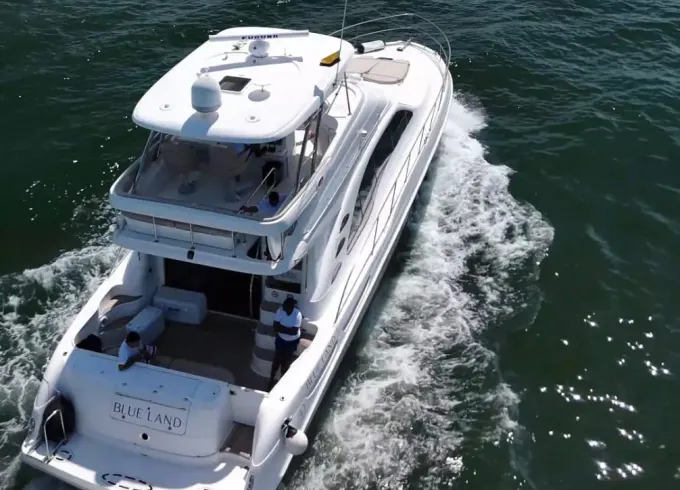 4-Hour Morning Yacht Tour through Cartagena’s Islands on Sea Ray 580