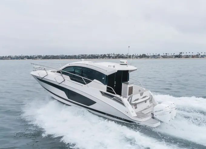 Luxury Sports Yacht at Huntington Harbour