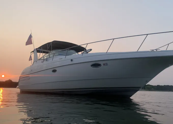 40’ Power Cruiser Yacht on Lewisville Lake