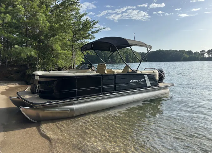Exotic Tritoon with 250HP - Up to 13 People on Lake Lanier