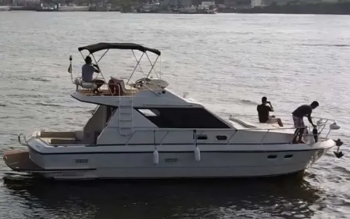 36ft Vereda Oceanic Motor Yacht Rental in Rio de Janeiro, Brazil