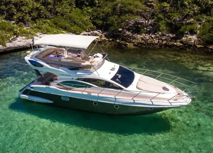Azimut 43ft Yacht Charter in Playa del Carmen