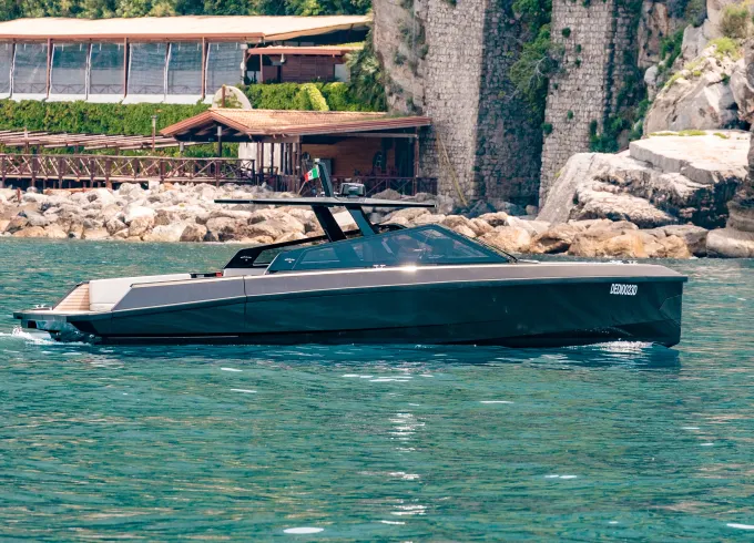 48ft Wally Power New With Stabilizers