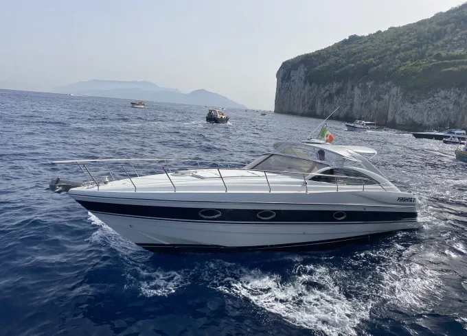 Pershing 37 Cabin Motor Yacht Rental in Capri, Campania