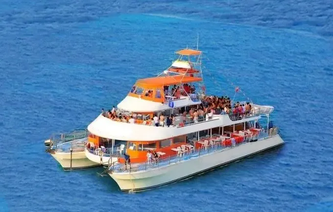 Weddings Boat for 250 people Cancun
