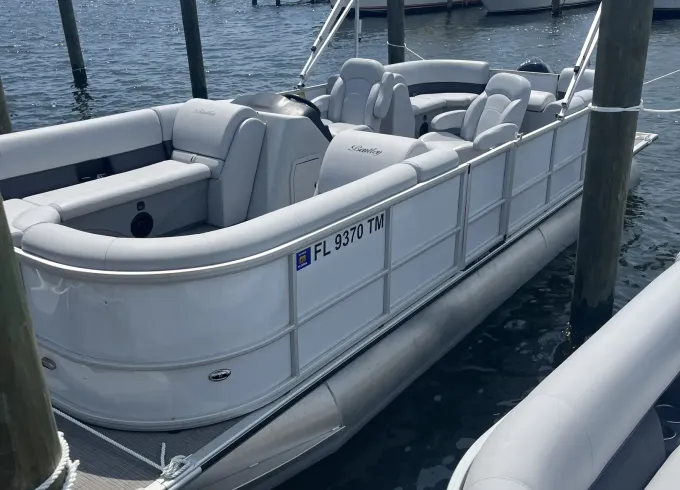 Crab Island, New 2024 Bentley Legacy 24ft luxury pontoon boat with 115HP motor!