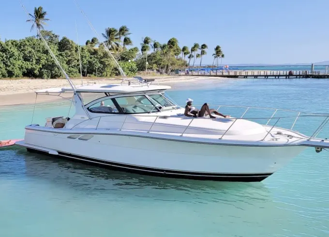43' Modern and Fully Loaded Tiara Yacht in Fajardo