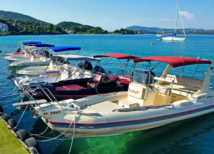 Rent 16' Olympic Center Console In Nikiana, Greece - No License Required!