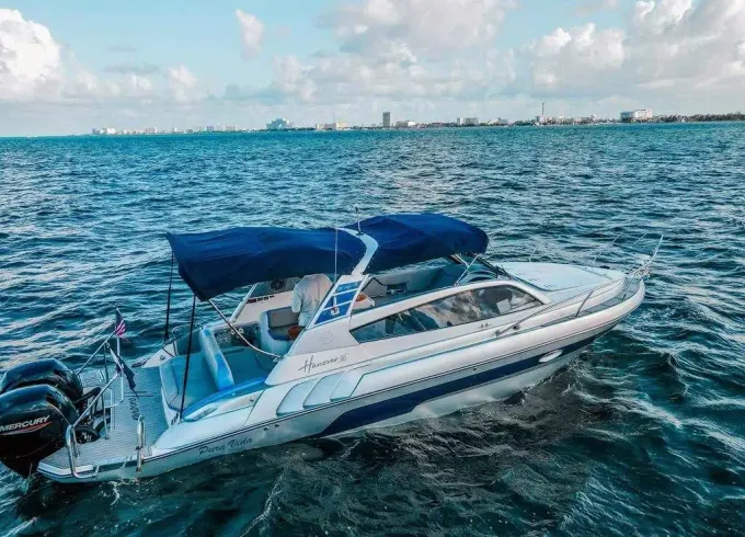 Brand New Hanover Yacht 31ft in Cancun - Up to 8 guests!