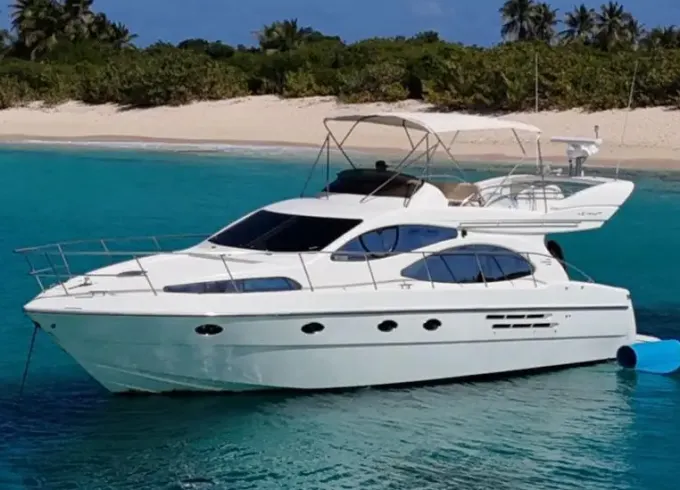 Azimut 50 Motoryacht to Enjoy The Stunning Islands