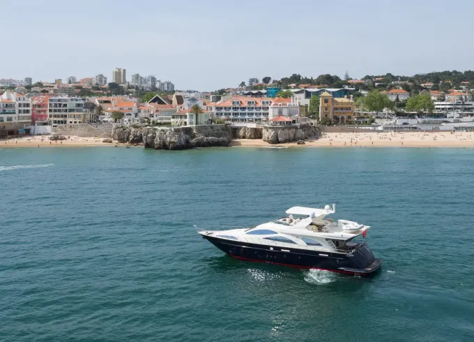 Book the Amazing Azimut 80' Yacht for Your Family in Vilamoura – Unforgettable!