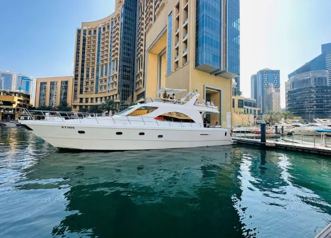 Dubai Boat Rental 🐬 - Luxury 75ft Yacht Rental in Dubai for Up to 35 Pax