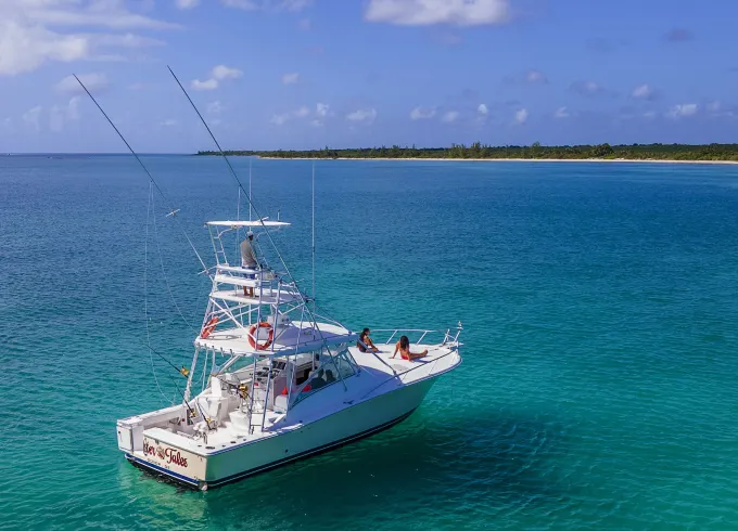 40ft Luhrs for best fishing from Puerto Aventuras, Riviera Maya