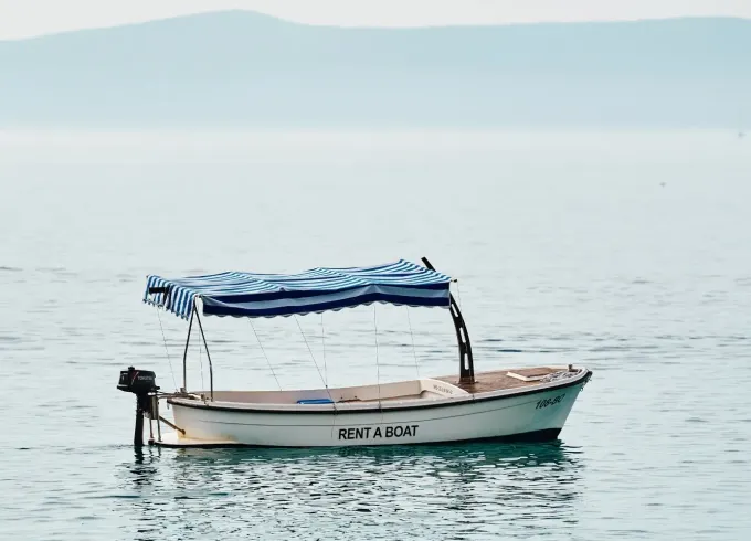 Betina 490 Powerboat with 5 Hp Tohatsu motor in Bol