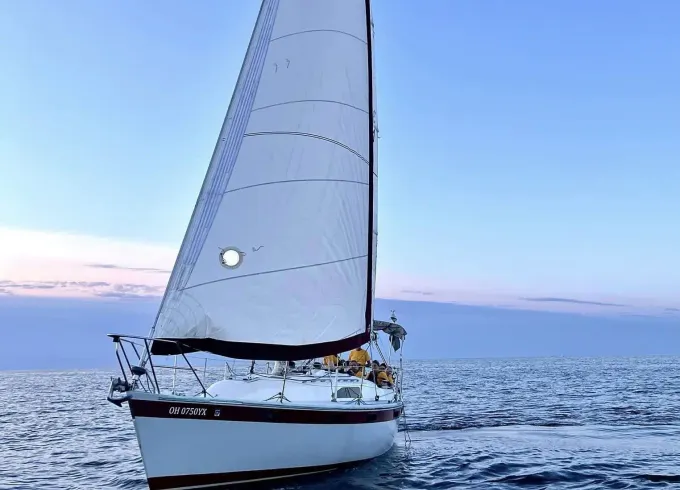 32ft Irwin Citation Sailboat for Beautiful Sail on Lake Erie (Cleveland area)