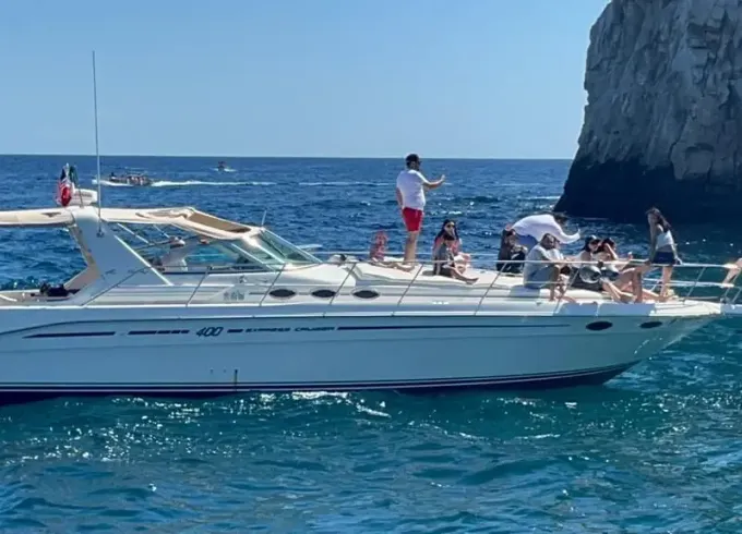 42ft Sea Ray Motor Yacht Rental in Cabo San Lucas, Baja California Sur