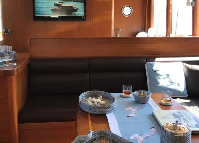 Book a Spacious Motor Yacht for 36 People in İstanbul, Turkey