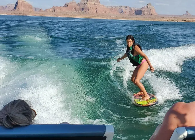 Tige 23ft Surf & Wake Boat / Captain Will Come with Boat