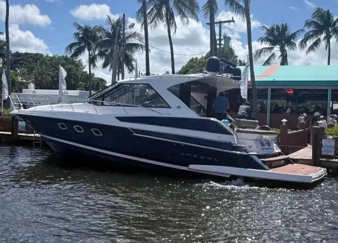 Luxurious 46ft Regal Sport Coupe in West Palm Beach
